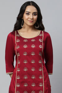 Red Solid Embroidered Zari Straight Woven Kurta