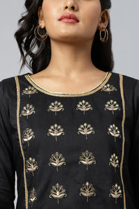 Black Solid Embroidered Zari Straight Woven Kurta