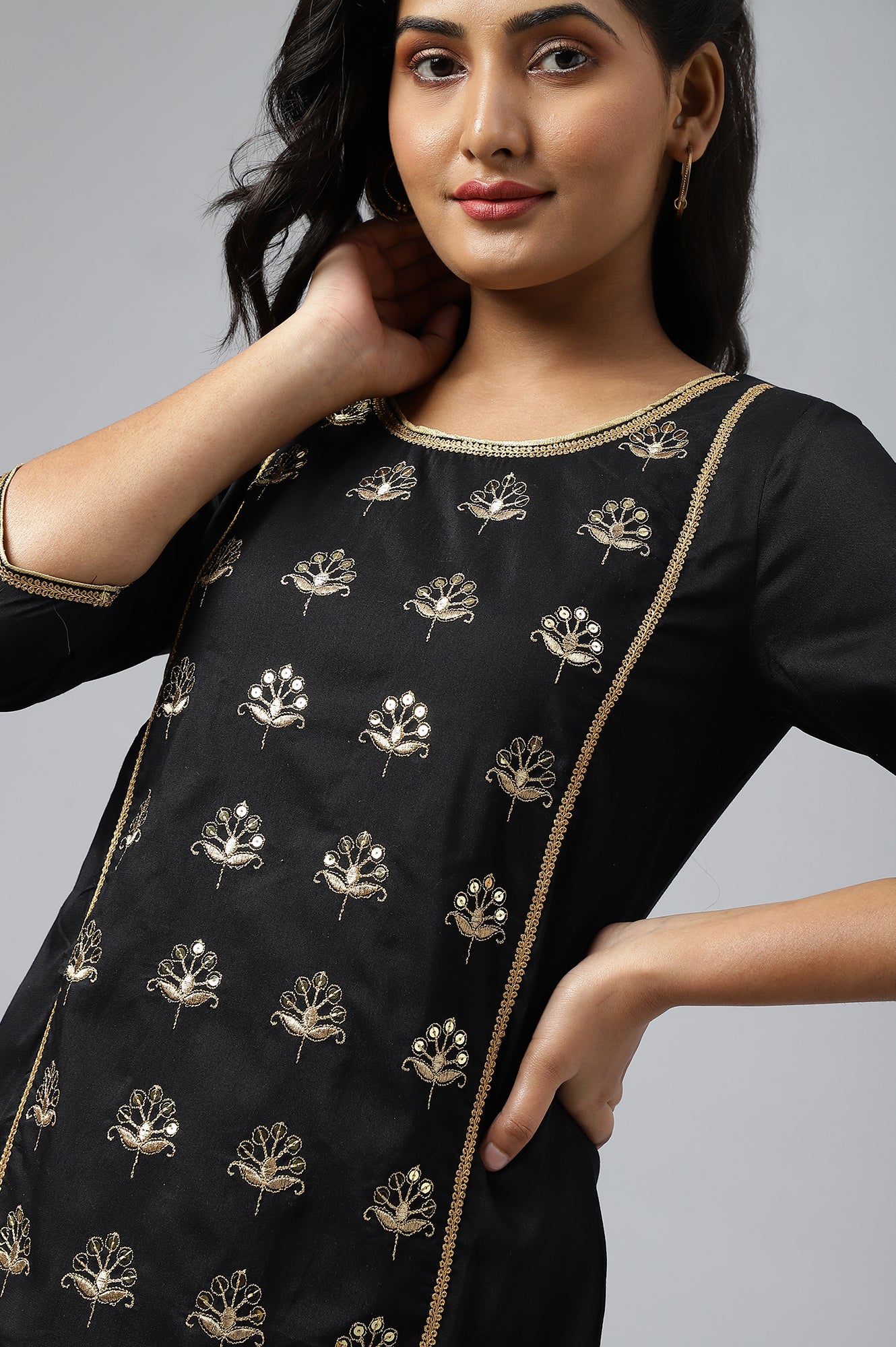 Black Zari Embroidered Ethnic Liva Kurta