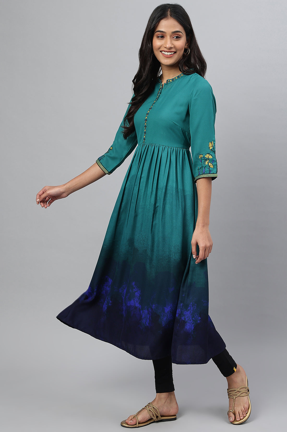 Green Floral Embroidered Ethnic kurta