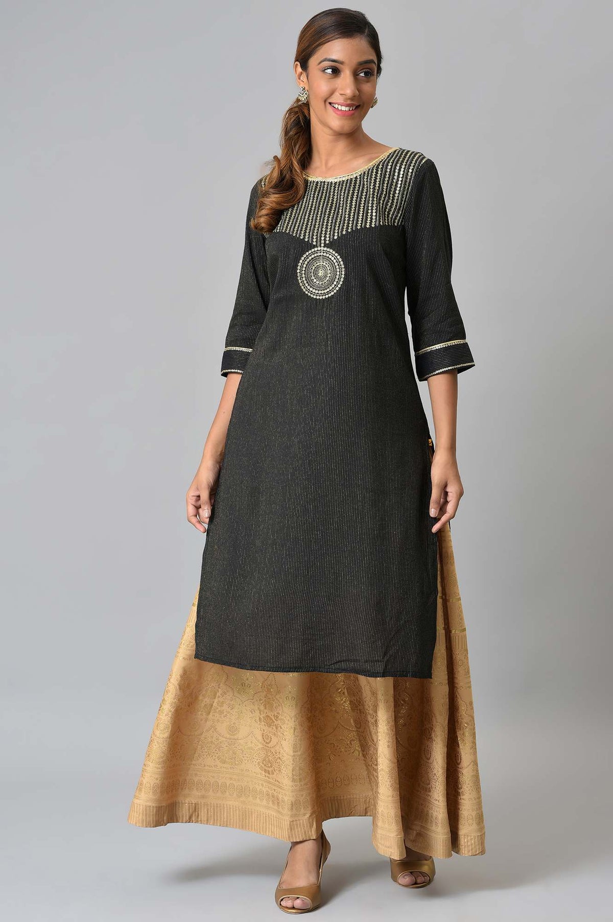 Black Classic Gold Zari Yarn-Dyed kurta - S