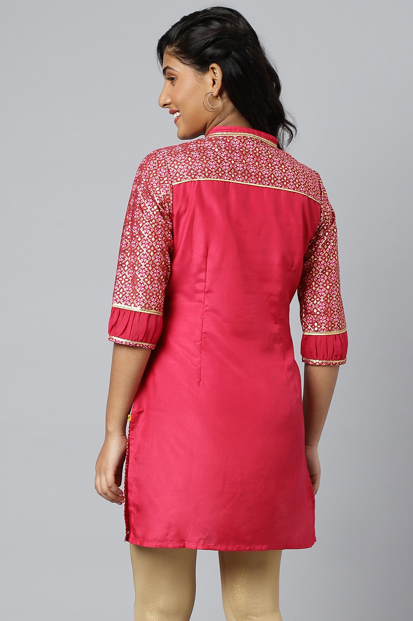 Pink Floral Printed Sequined Ethnic kurta