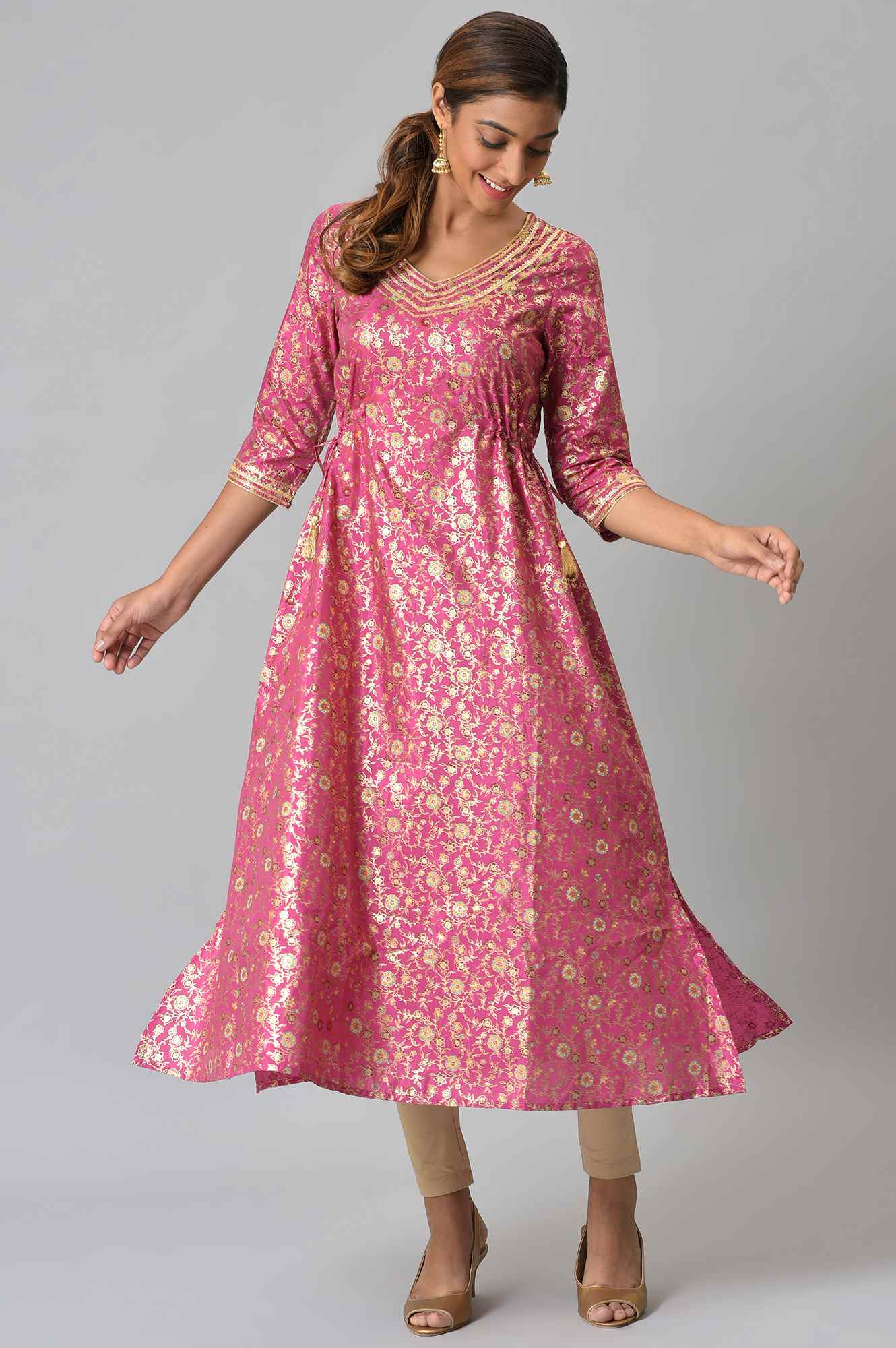 Pink Floral Printed Sequined Ethnic kurta