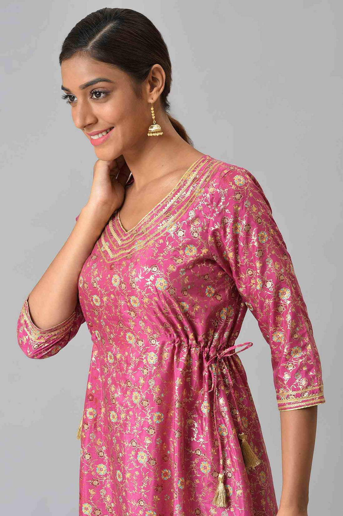 Pink Floral Printed Sequined Ethnic kurta