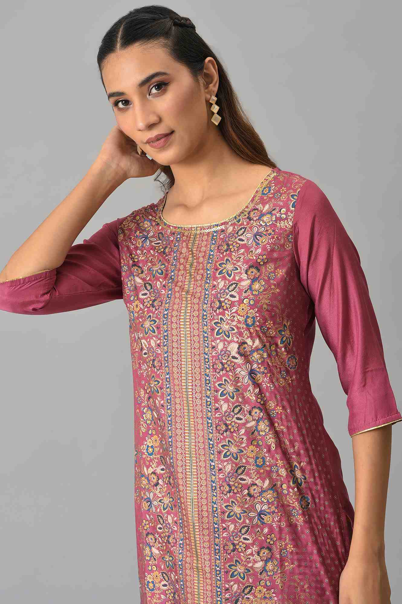 Pink Floral Printed Sequined Ethnic kurta