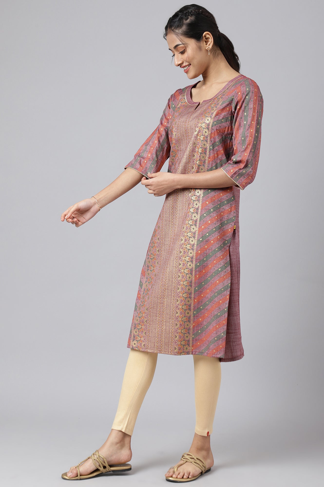 Maroon Floral Printed Sequined Ethnic kurta