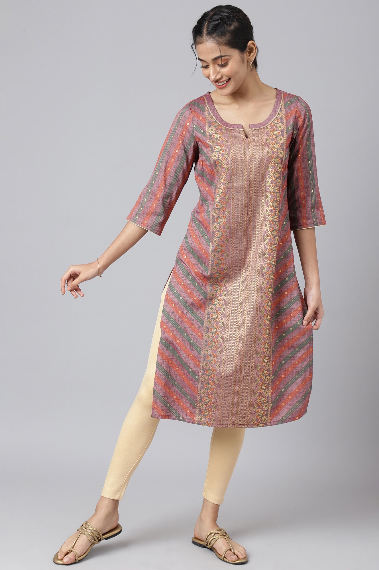 Maroon Floral Printed Sequined Ethnic kurta