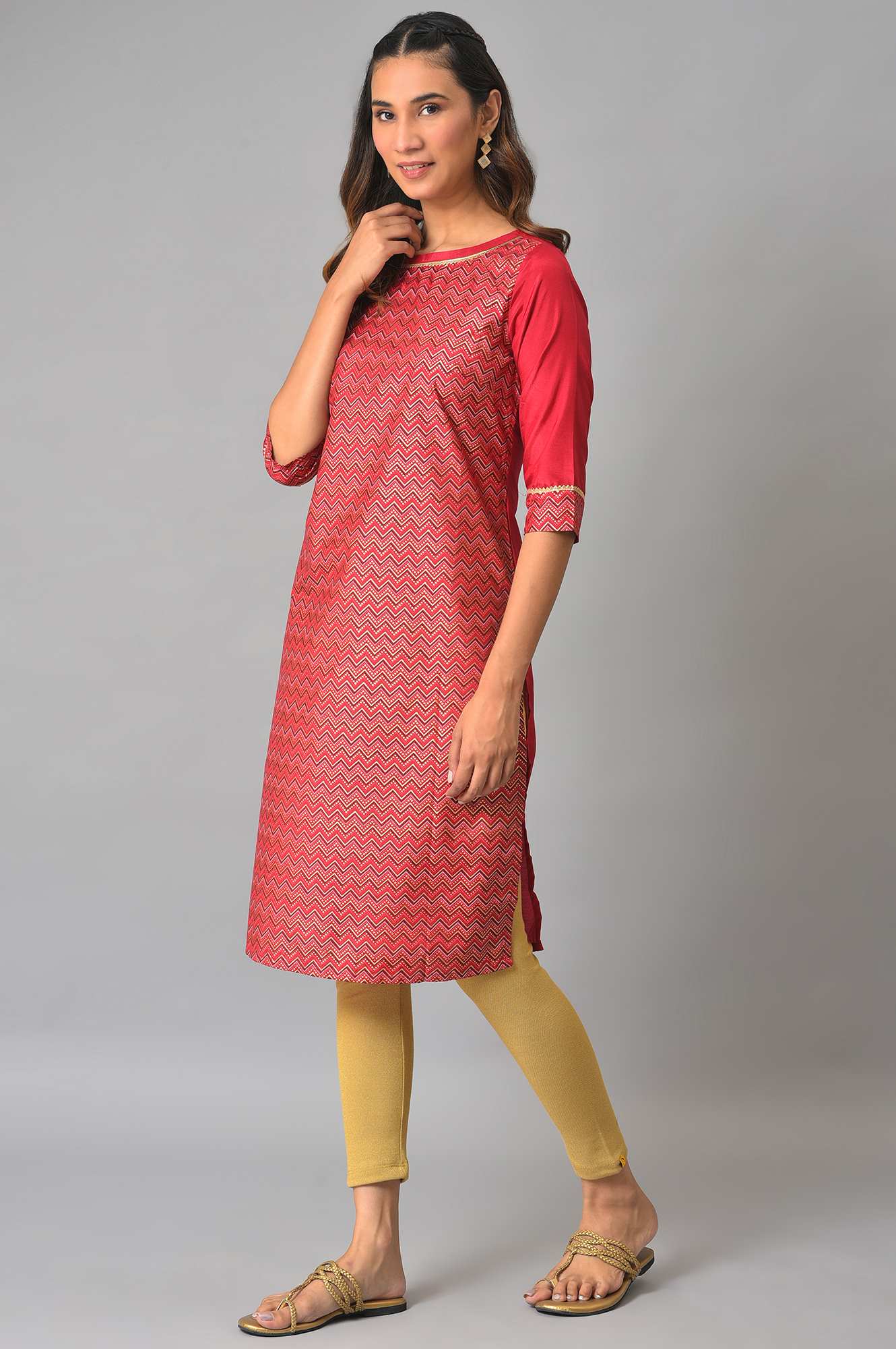 Red Printed Round Neck Kurta With Lace Detail