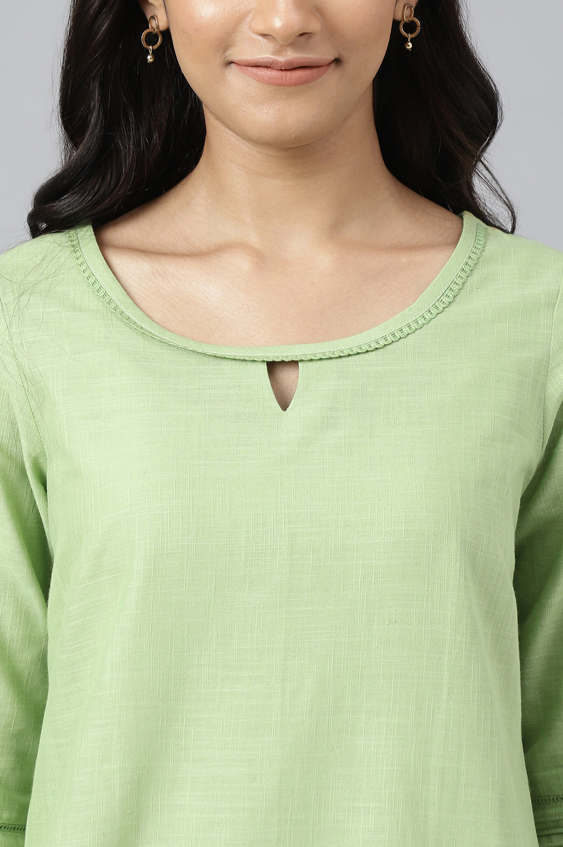 Green Rayon Kurta With Lace Detail