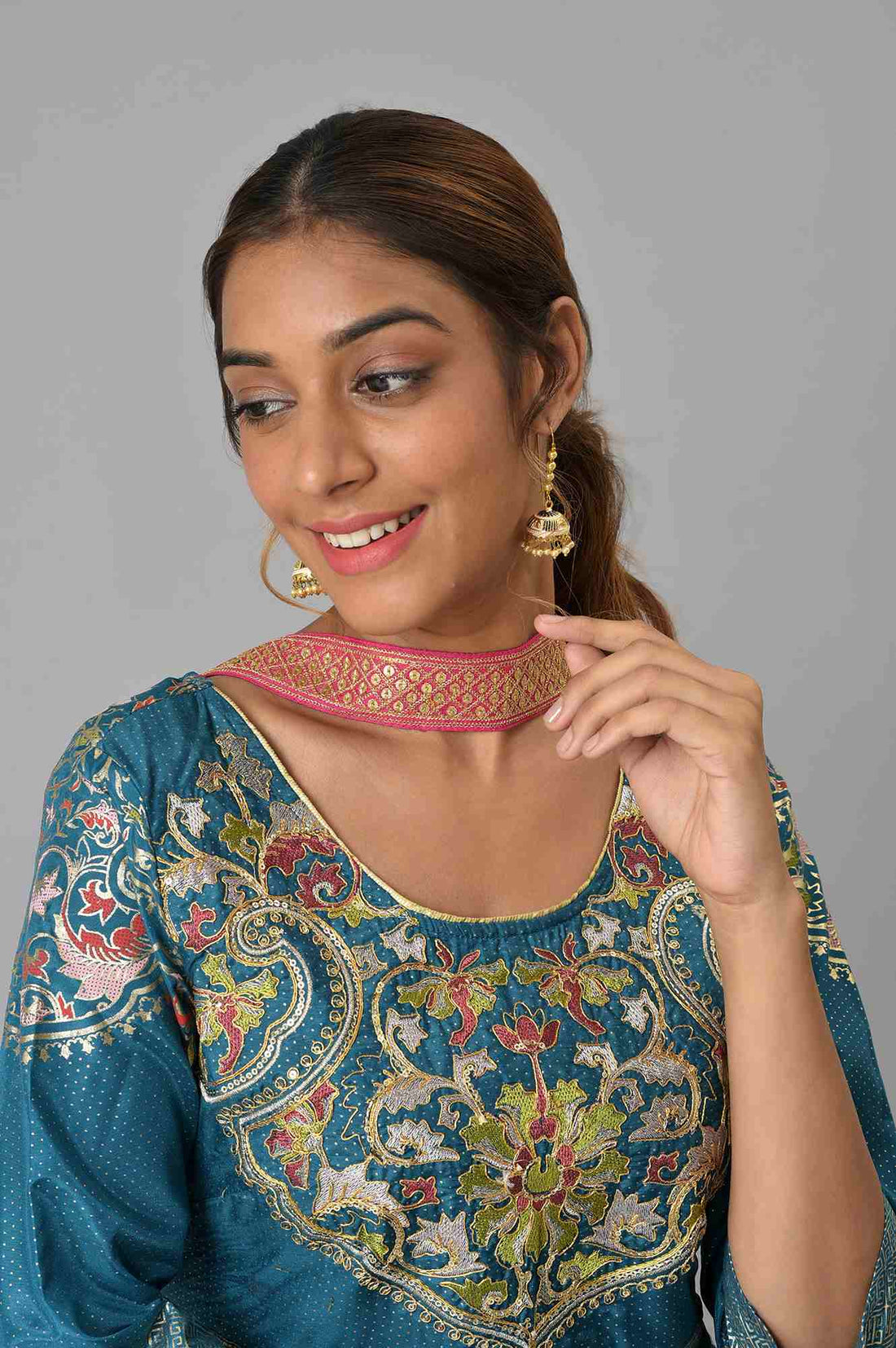 Pink Chocker Neck Georgette Dupatta
