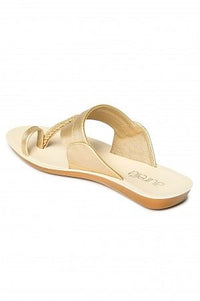 Aurelia Off White Textured Almond Toe Flat