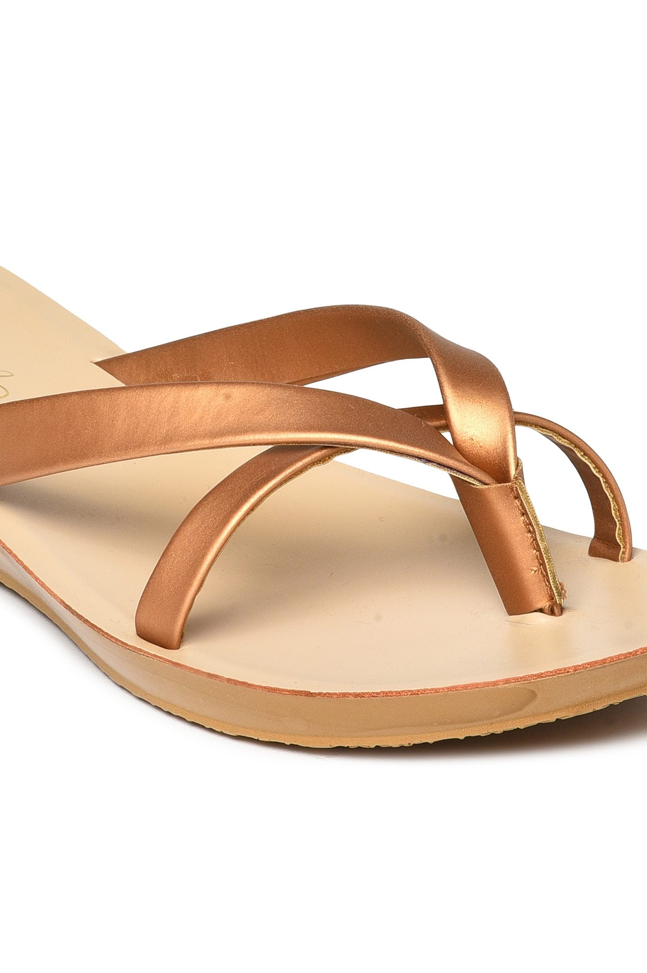 Aurelia Solid Antique Gold Almond Wedge