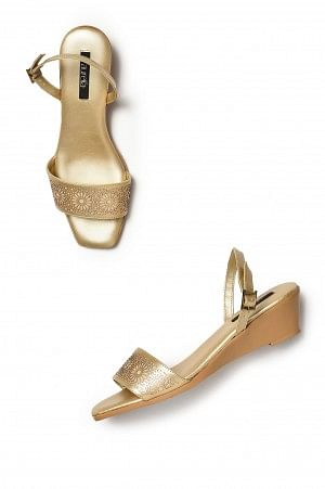 Aurelia Laser Cut Gold Square Wedge