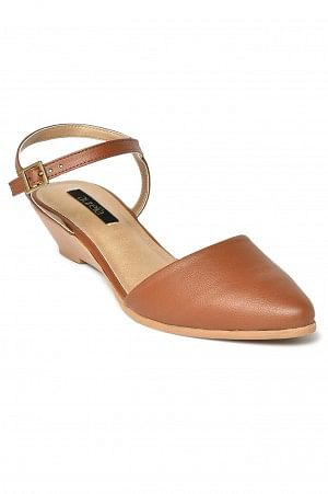 Aurelia Solid Tan Pointed Wedge