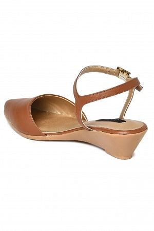 Aurelia Solid Tan Pointed Wedge