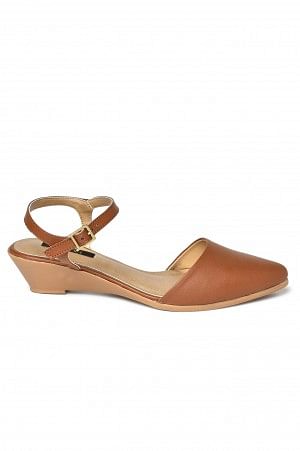 Aurelia Solid Tan Pointed Wedge