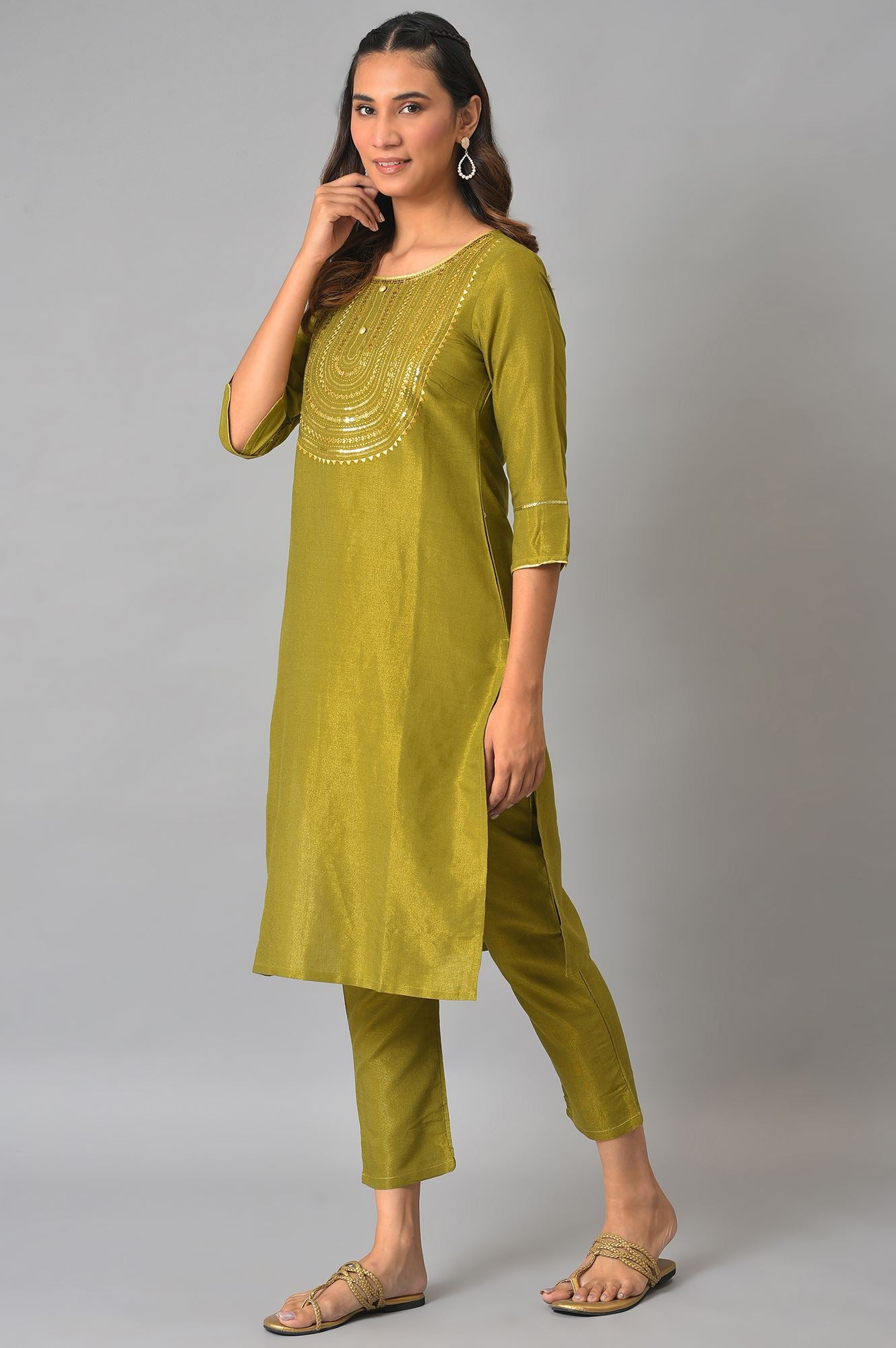 Green Zari Embroidered kurta With Straight Palazzo