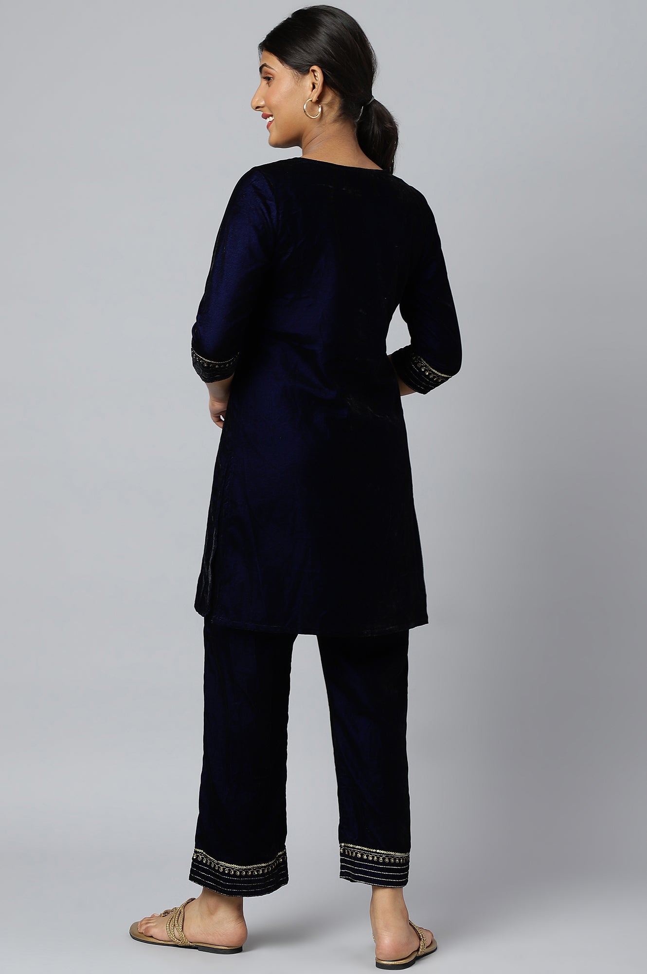 Blue Embroidered kurta with Pants Set