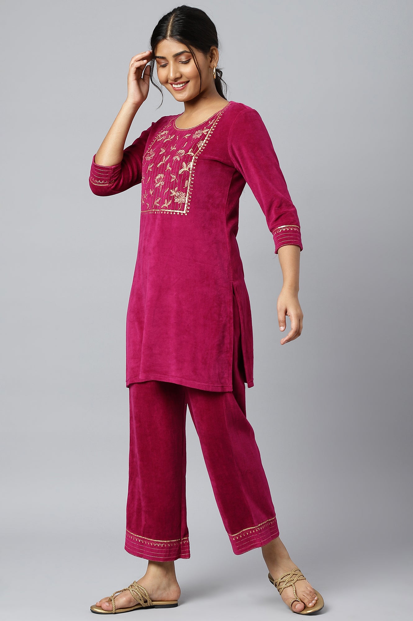 Maroon Embroidered kurta with Pants Set