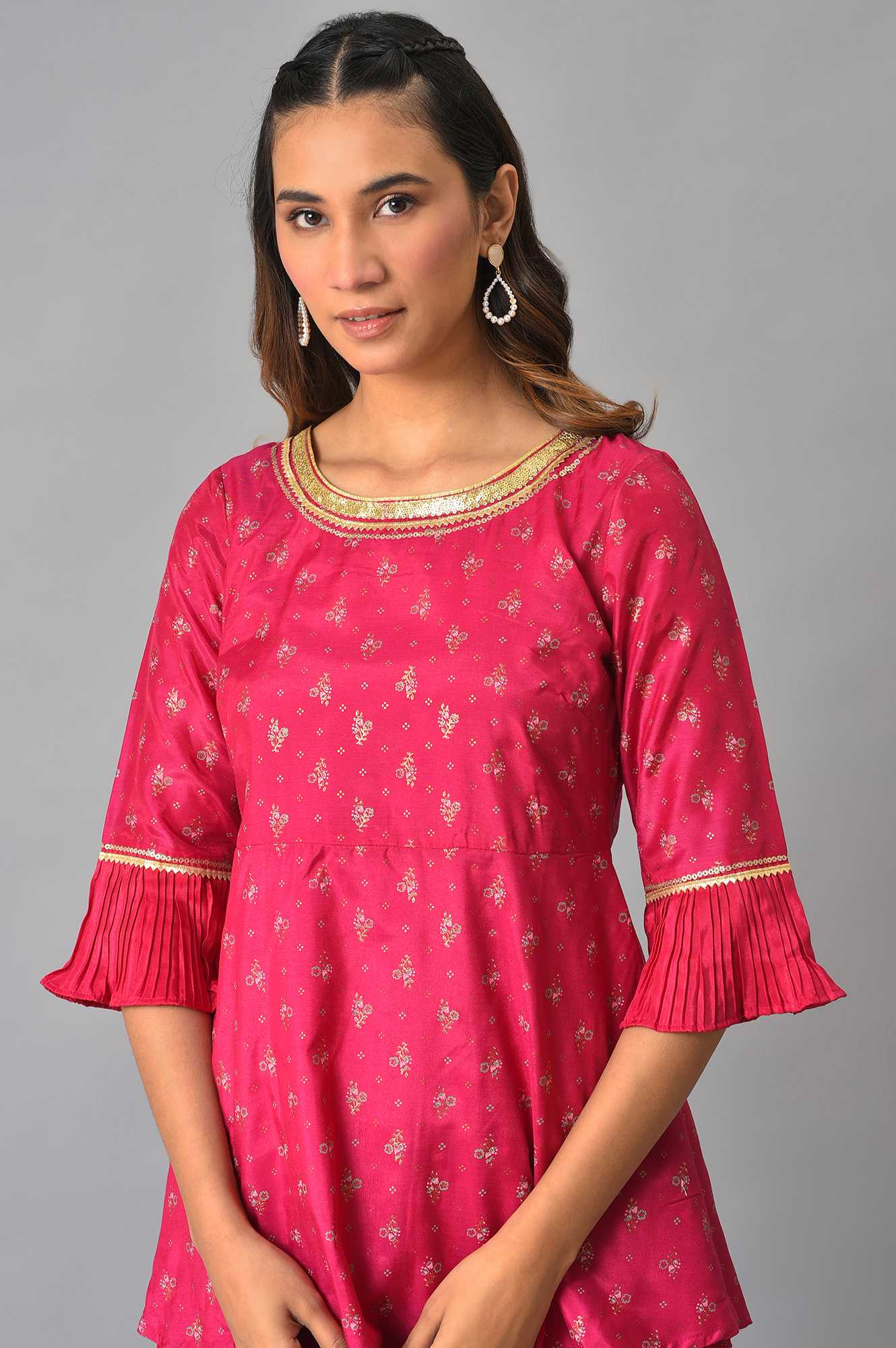 Pink Floral Printed kurta With Pleated Skirt