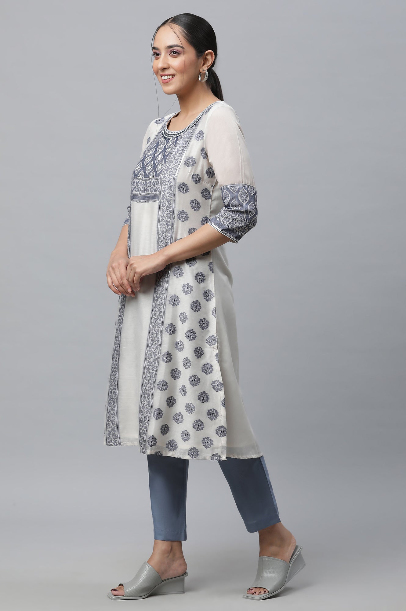 Blue Yarn-Dyed Kurta, Trousers And Dupatta Set