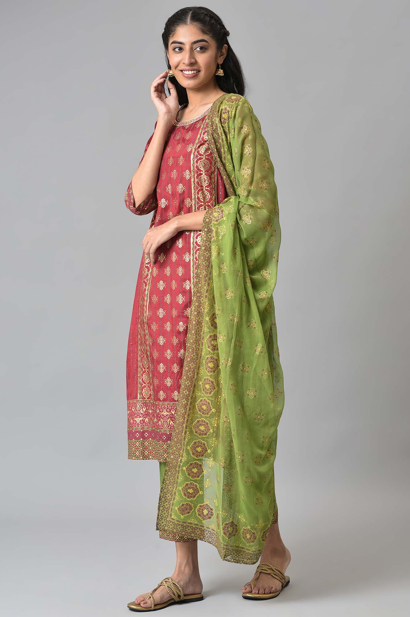 Red Foil Printed kurta with Green Trousers and Dupatta