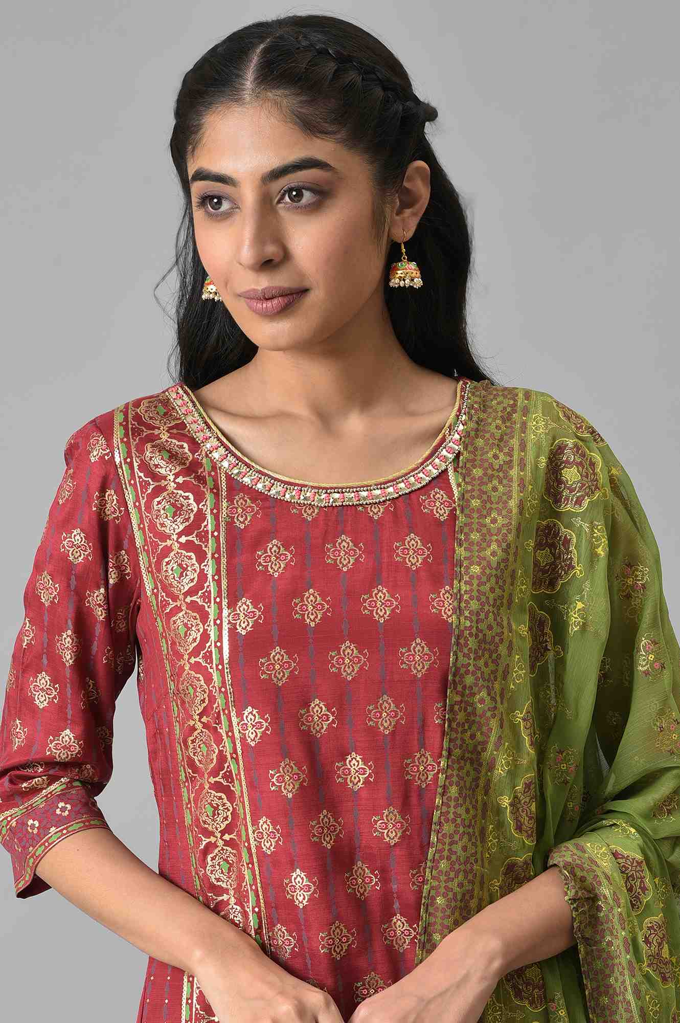 Red Foil Printed kurta with Green Trousers and Dupatta