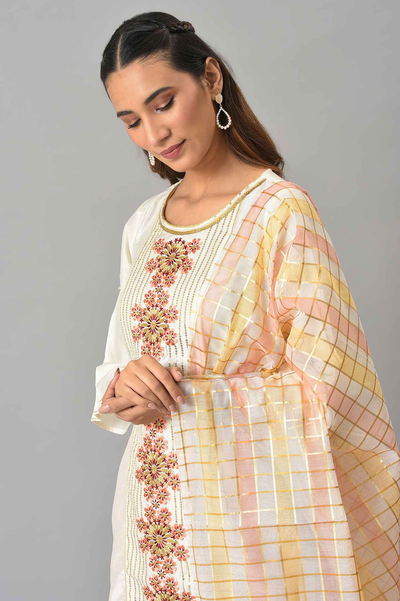 LIVA White Embroidered kurta with Peach Trousers and Banaras Dupatta