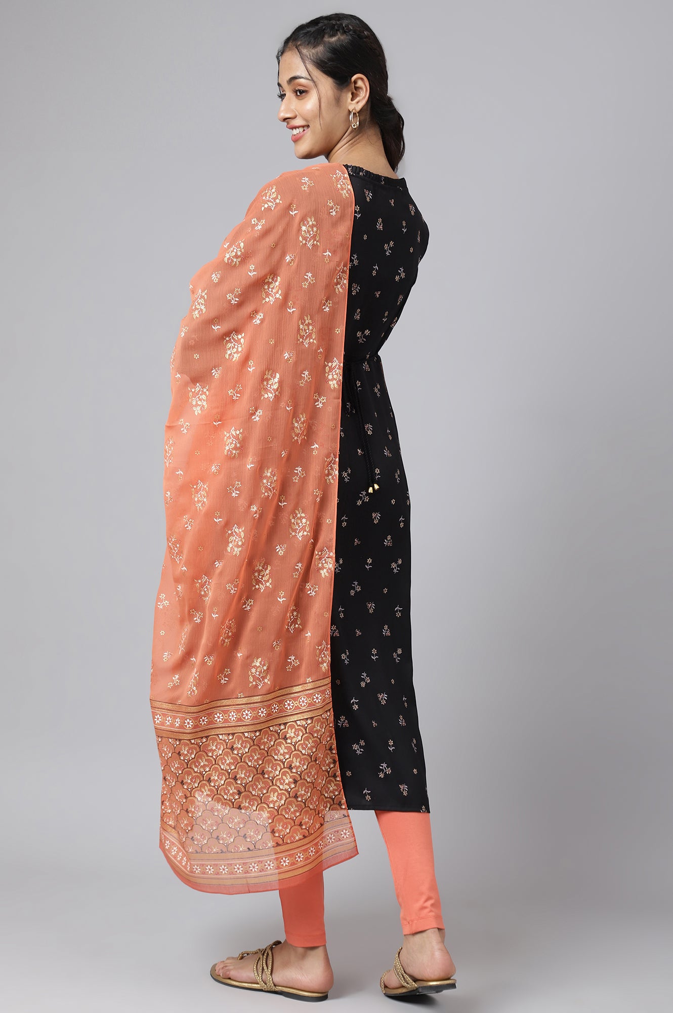 Black dress with orange dupatta hotsell