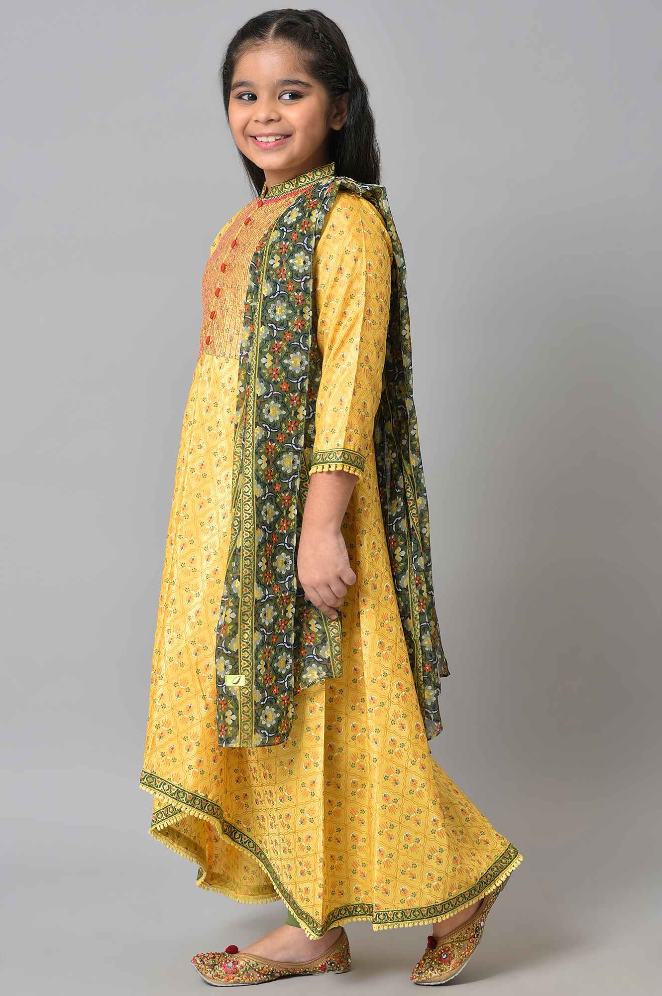 Girls Yellow Sequined kurta With Green Tights And Dupatta