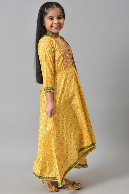 Girls Yellow Sequined kurta With Green Tights And Dupatta