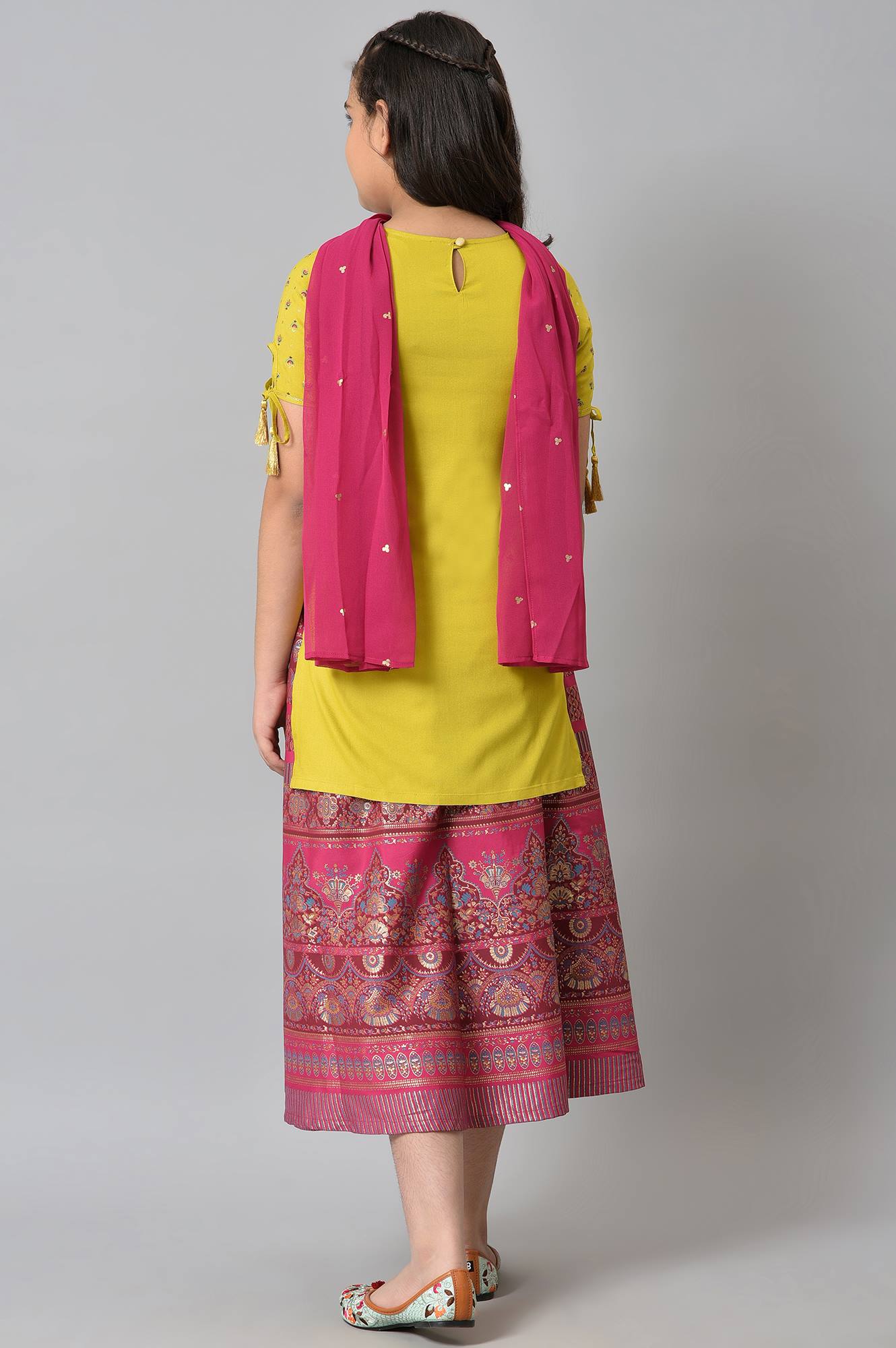 Girls Liva Green Printed kurta With Pink Skirt And Dupatta