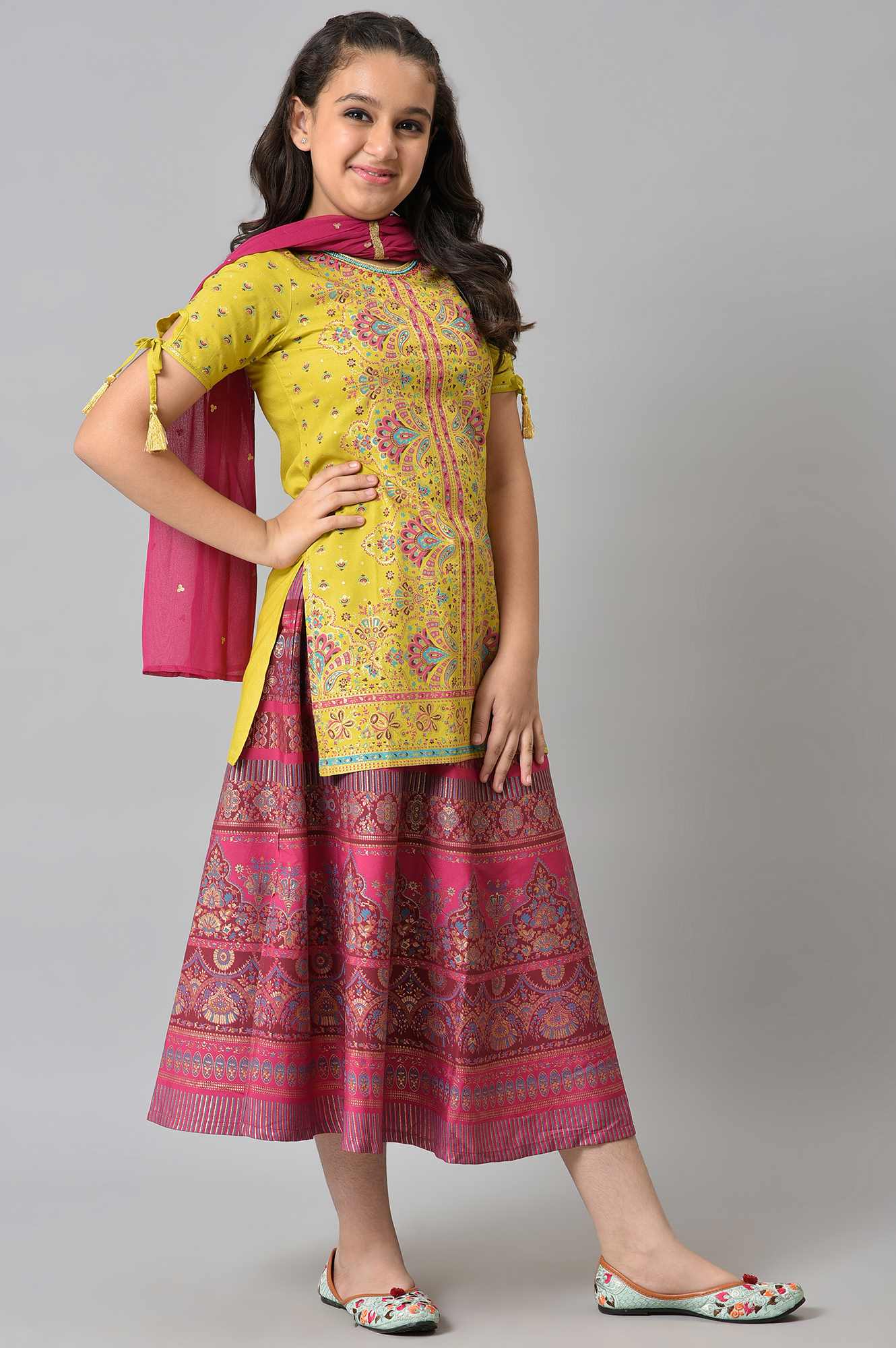 Girls Liva Green Printed kurta With Pink Skirt And Dupatta