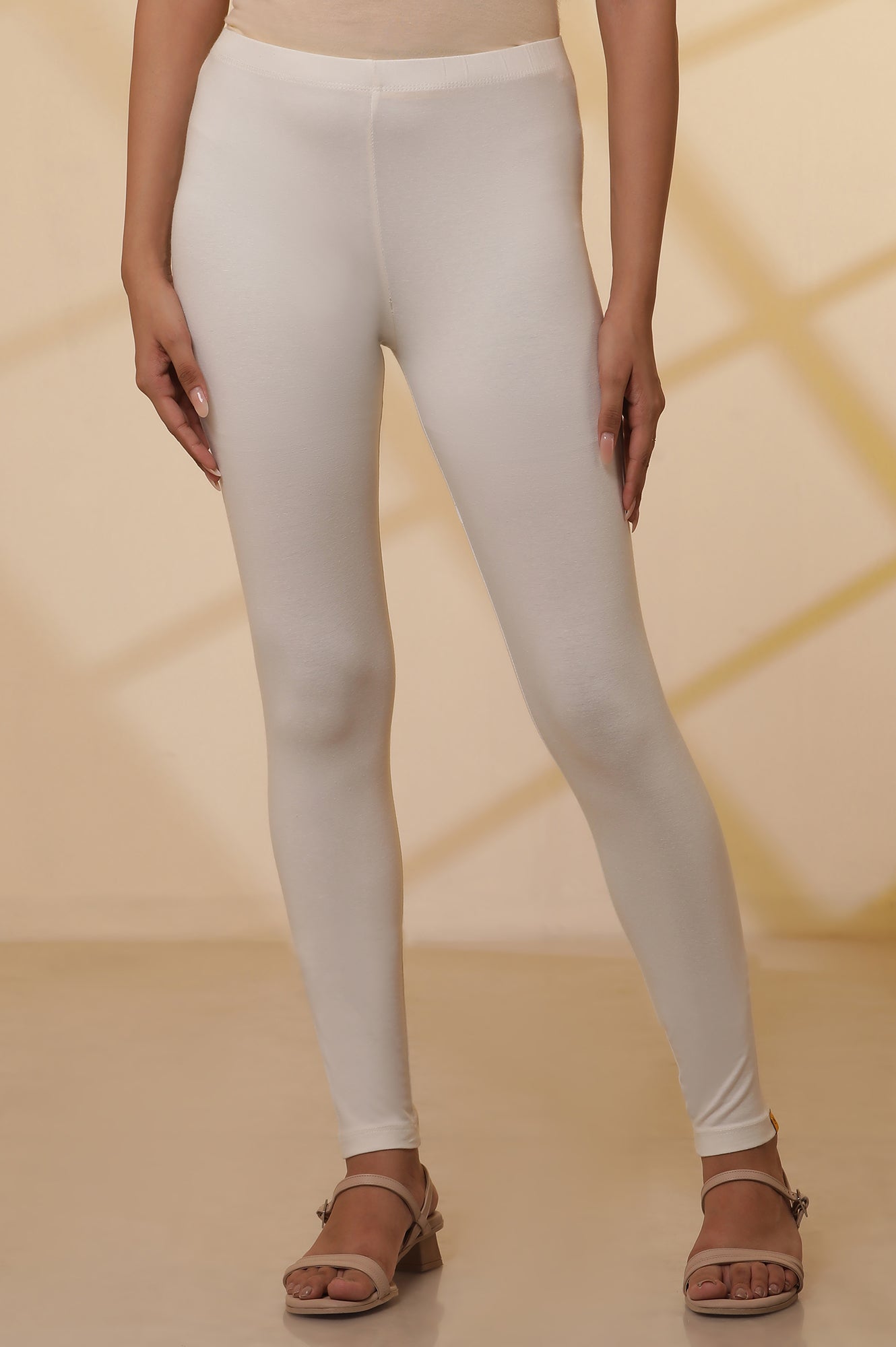 Off- White Solid Tights