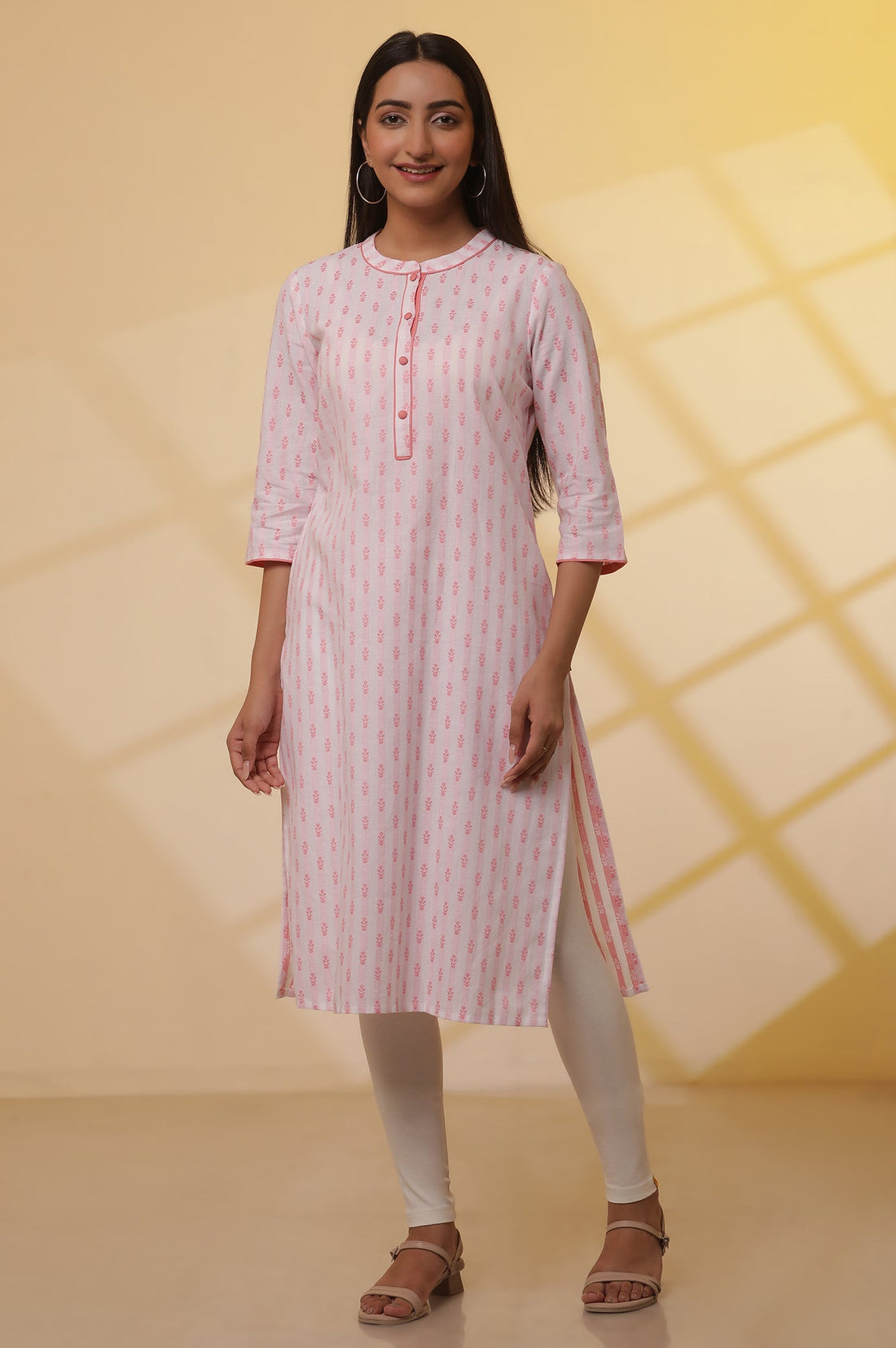 Off- White Solid Cotton Lycra Ankle Length Leggings