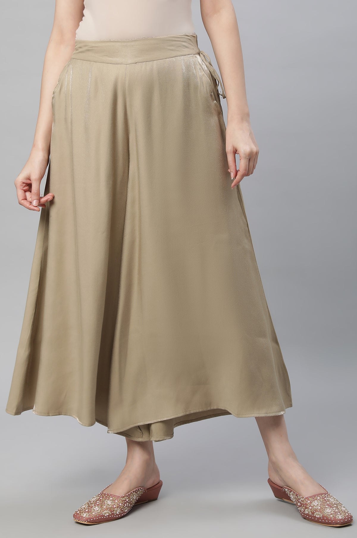 Elleven Women's Gold Solid Flared Rayon Culottes With Slip On Closure - S