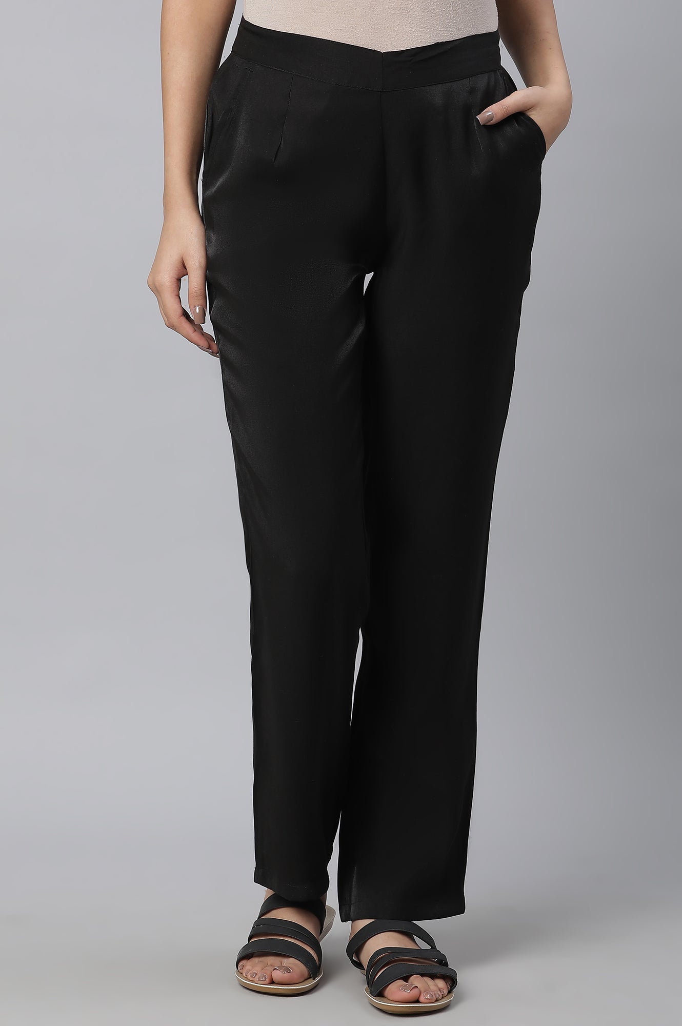 Black Solid Women Pants