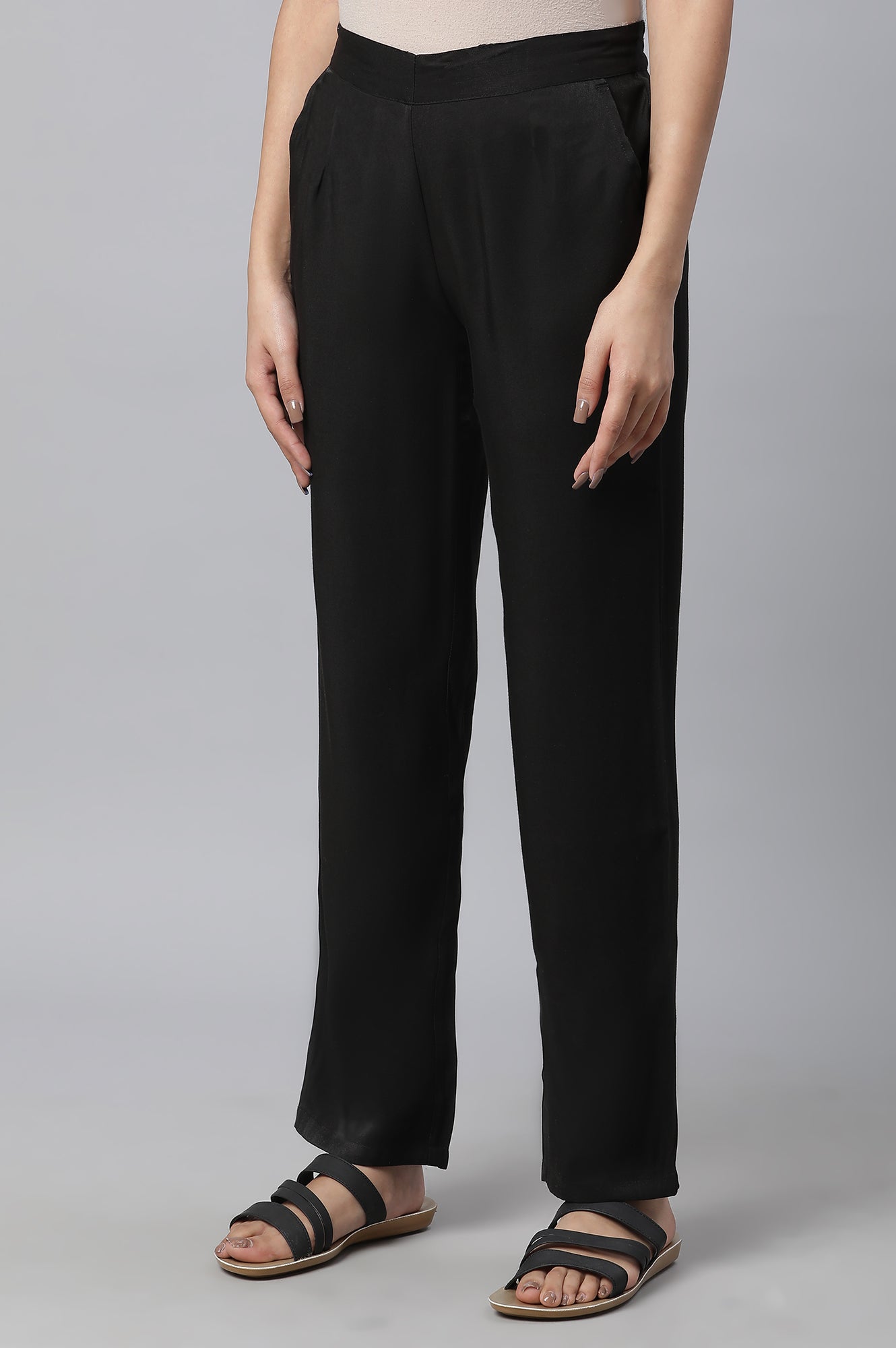 Black Solid Women Pants