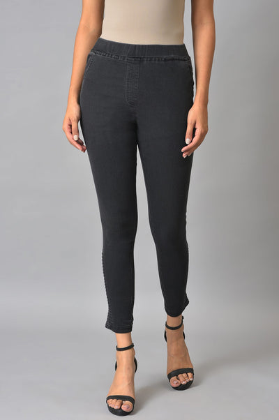 Grey Solid Skinny Fit Denim Jeggings With Pintuck Detail