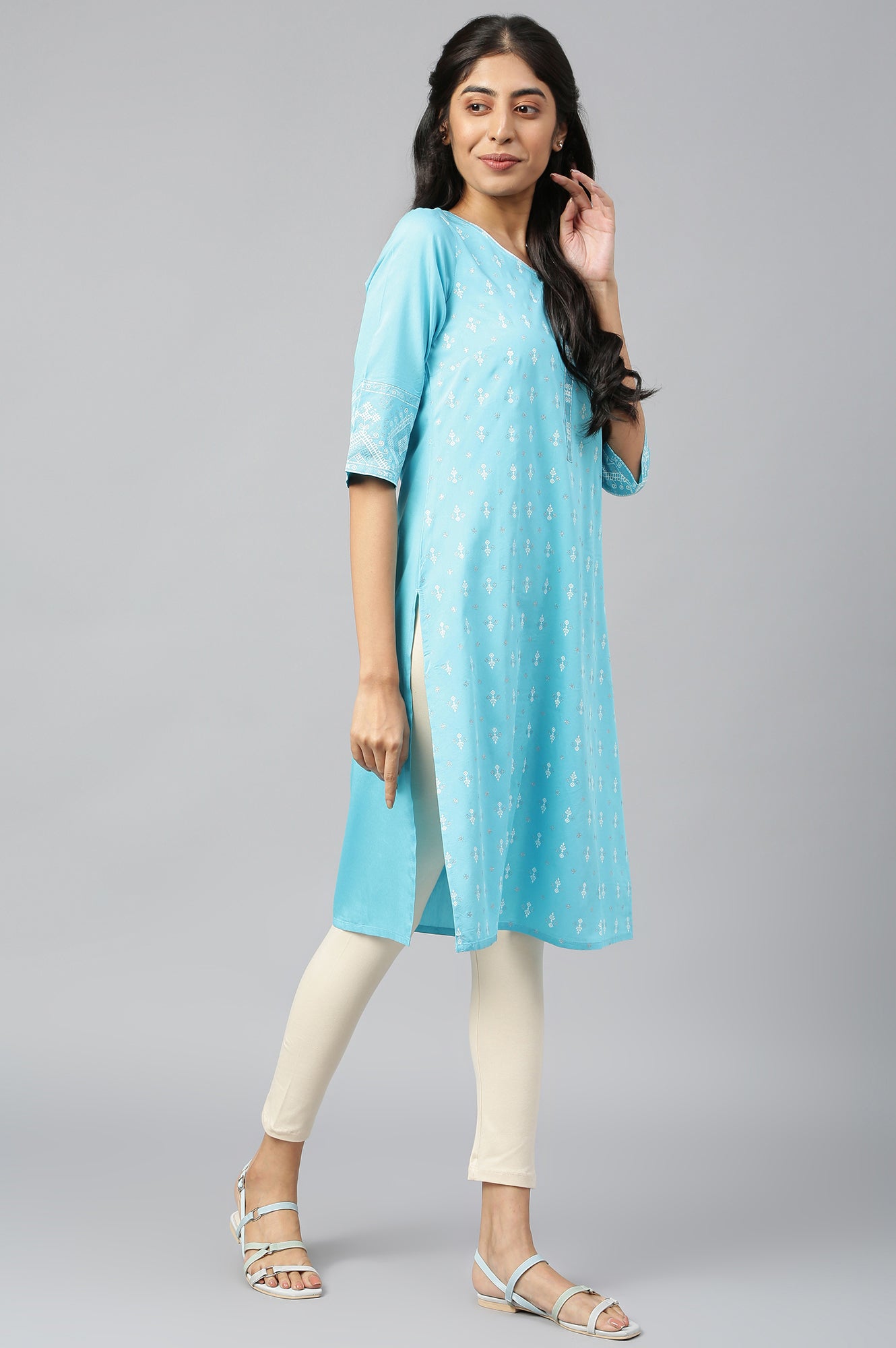 Blue Straight Casual kurta in Round Neck