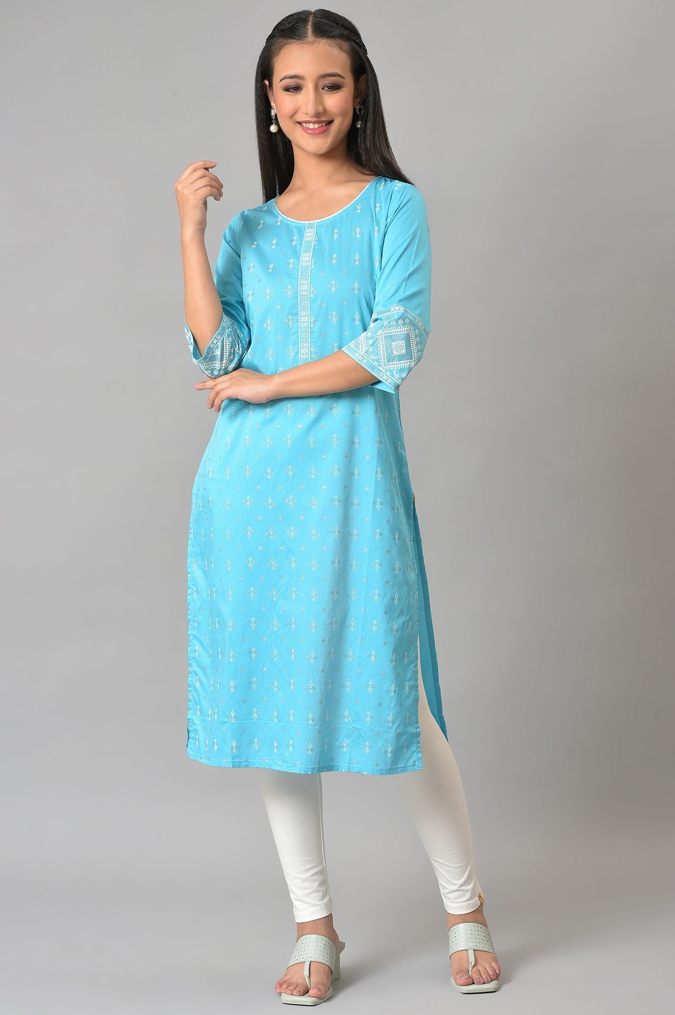Blue Straight Casual kurta in Round Neck