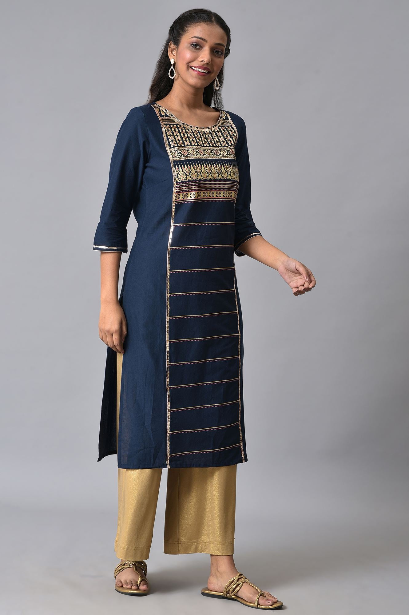 Navy Blue Straight Geometric kurta in Round Neck