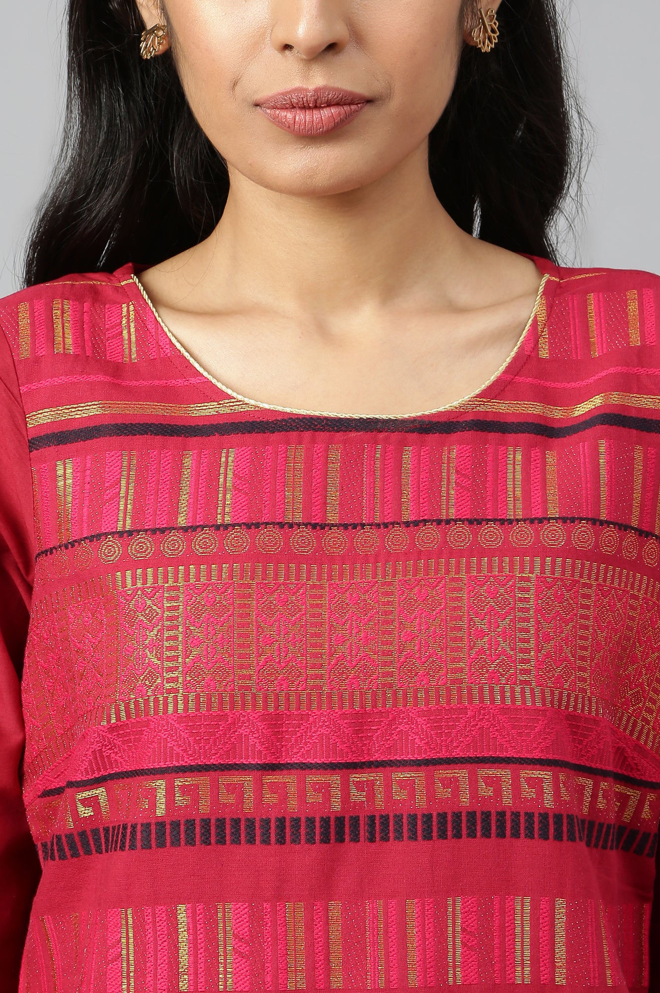 Dark Pink Jacquard kurta in Round Neck