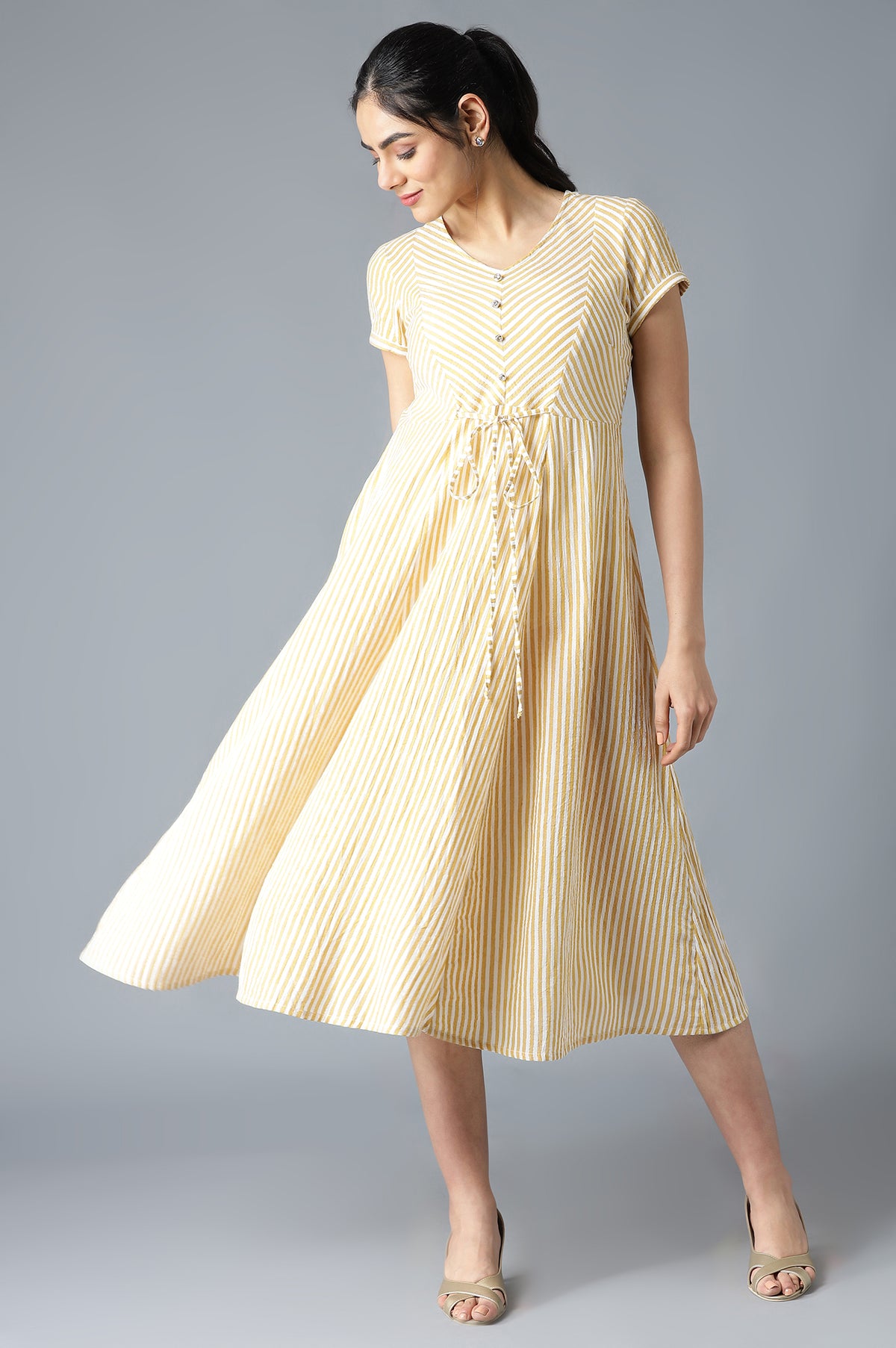 Custard Yellow Yarn-Dyed Printed Dress in V-neck - XS
