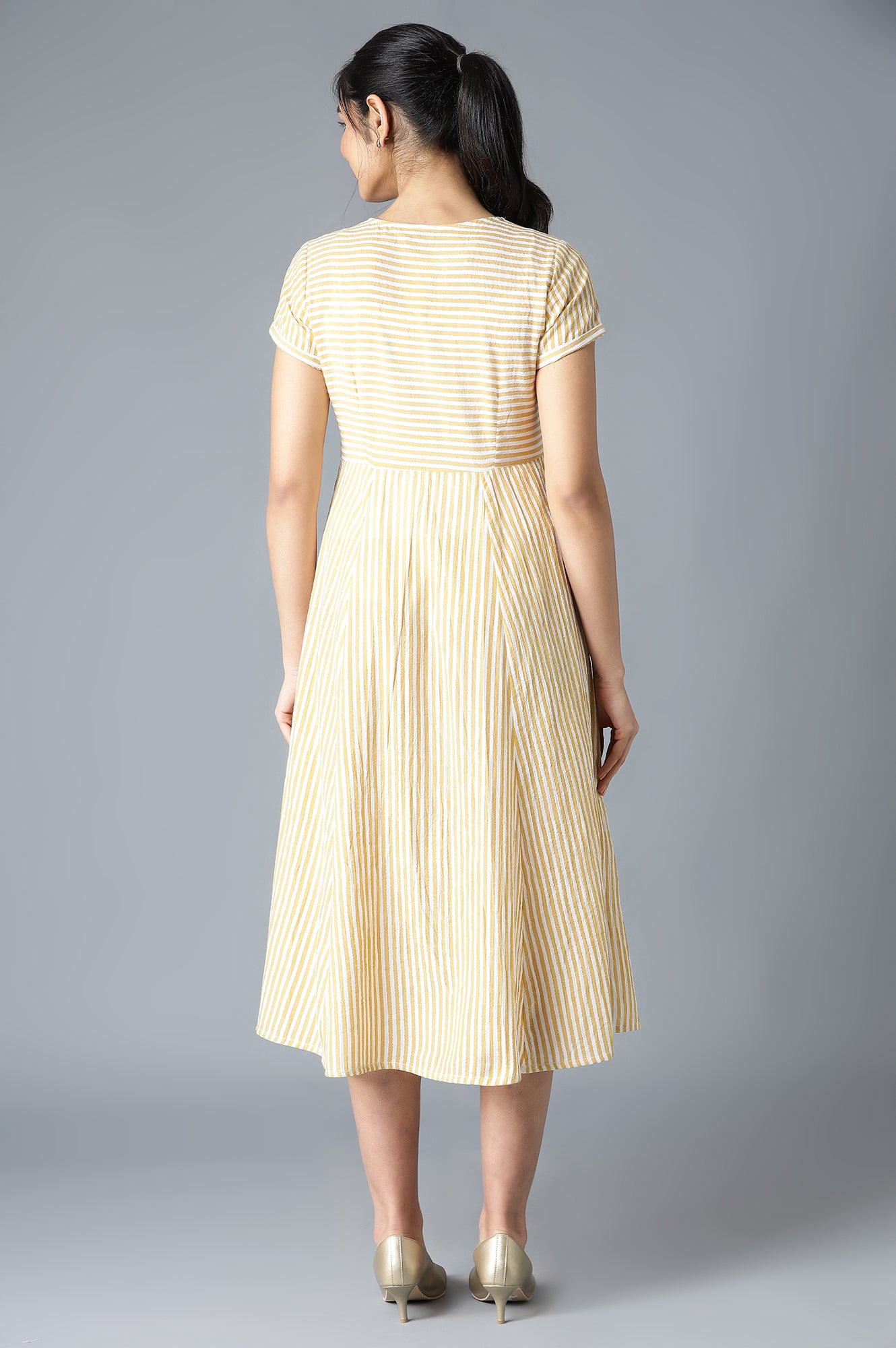 Custard Yellow Yarn-Dyed Printed Dress in V-neck