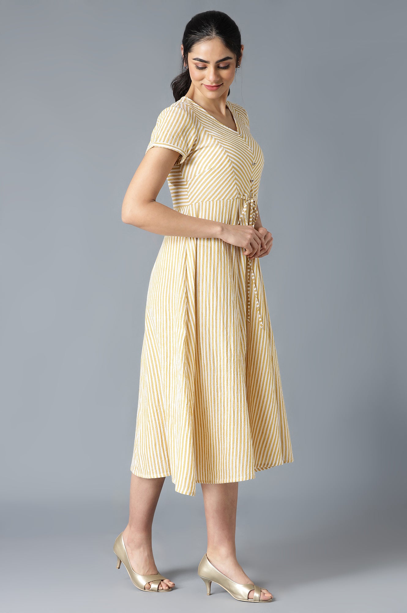 Custard Yellow Yarn-Dyed Printed Dress in V-neck