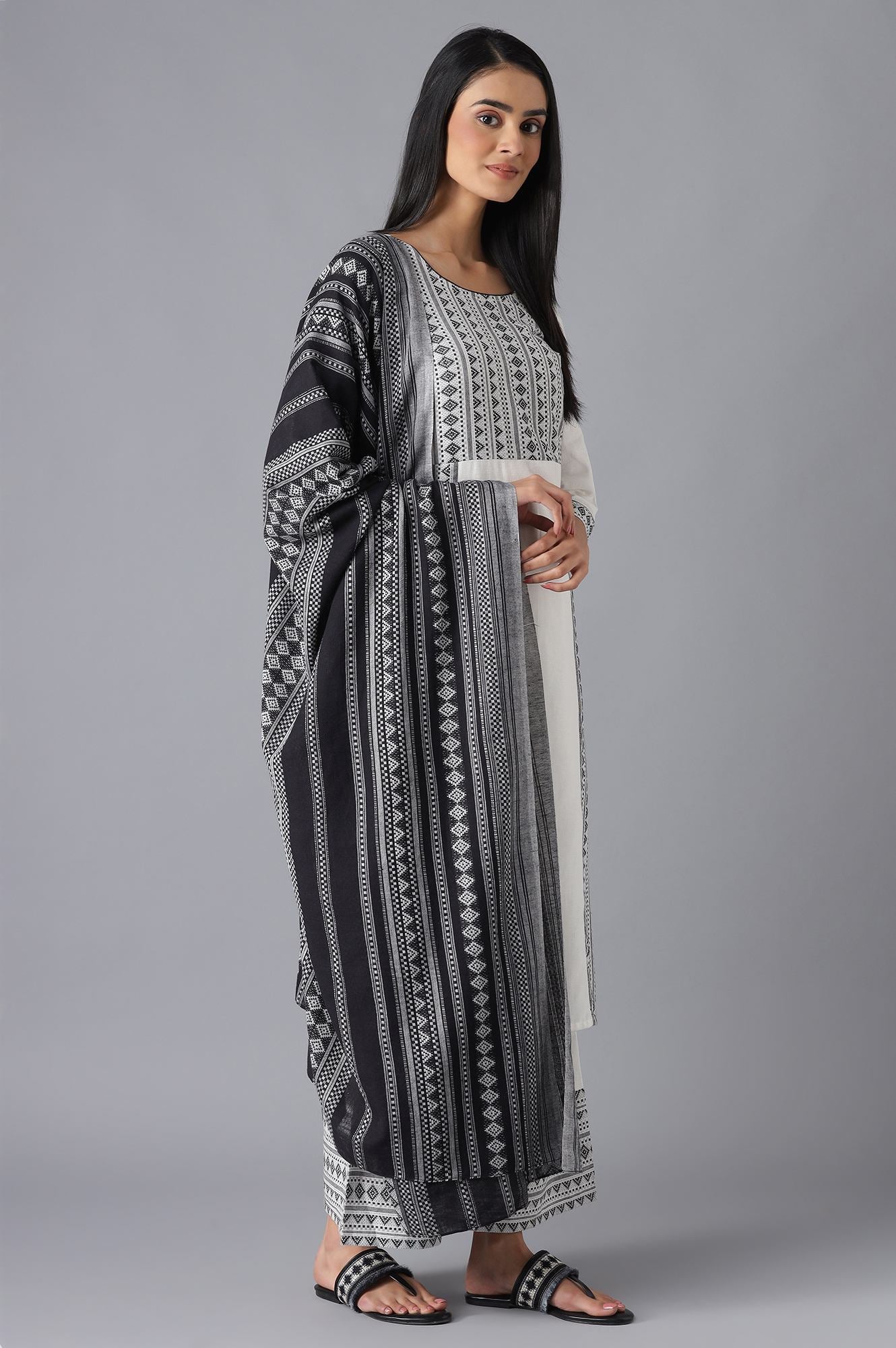 Grey Yarn-Dyed kurta Straight Palazzo and Dupatta Set