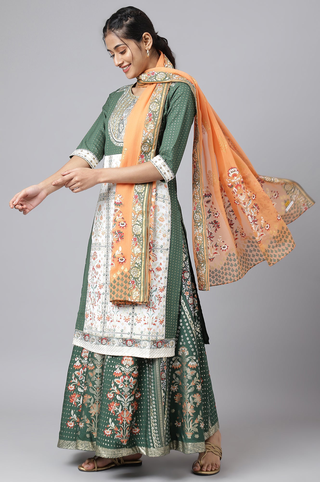 Green Printed kurta, Skirt and Dupatta Set