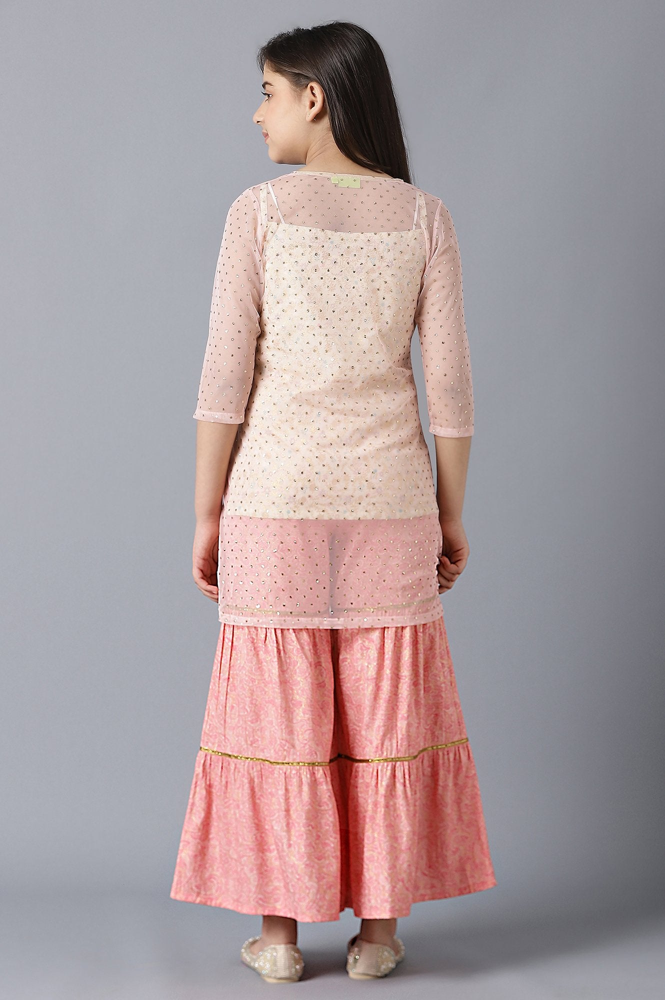 Girls Pink Foil Printed Gillet With Sleeveless White kurta And Pink Flared Skirt