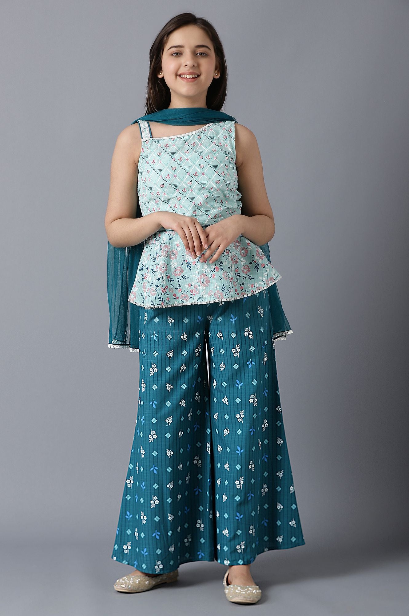 Girls Green Sleeveless Printed kurta With Palazzo And Dupatta